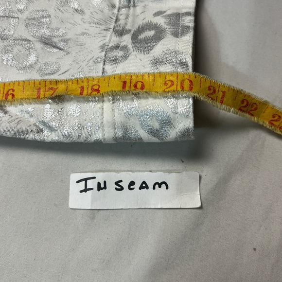 Capri Cropped Pants 12 White Silver Tie Die Animal Print Rhinestone Button Retro - Picture 9 of 11